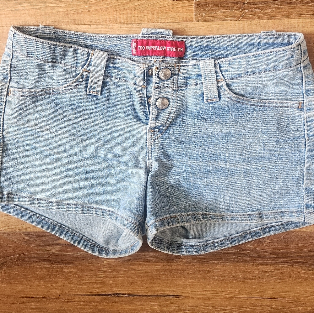 Levi's Too Superlow Stretch Jean Shorts